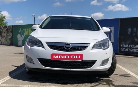 Opel Astra J, 2011 год, 785 000 рублей, 8 фотография
