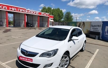 Opel Astra J, 2011 год, 785 000 рублей, 18 фотография