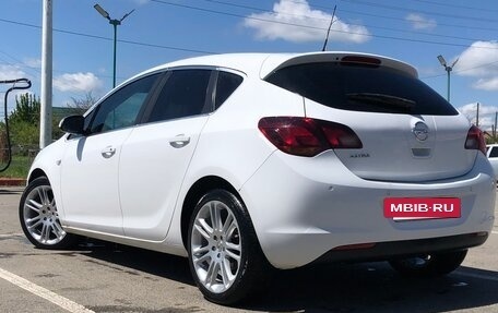 Opel Astra J, 2011 год, 785 000 рублей, 24 фотография