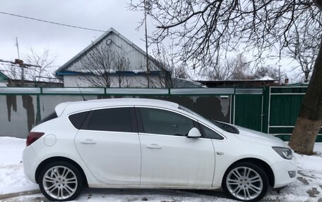 Opel Astra J, 2011 год, 785 000 рублей, 40 фотография