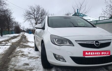 Opel Astra J, 2011 год, 785 000 рублей, 39 фотография