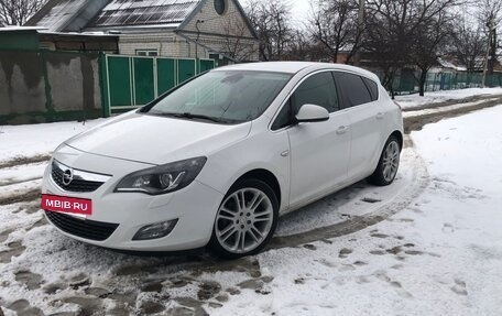 Opel Astra J, 2011 год, 785 000 рублей, 35 фотография