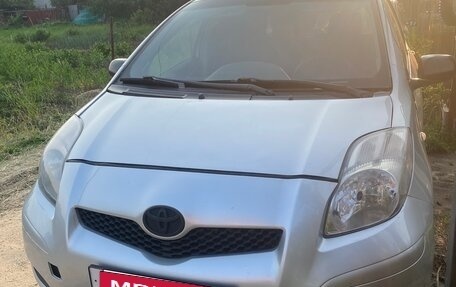 Toyota Yaris III рестайлинг, 2009 год, 459 000 рублей, 3 фотография