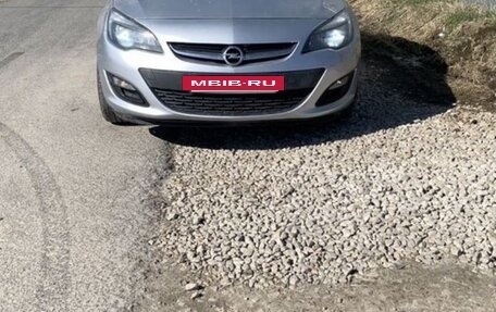Opel Astra J, 2013 год, 780 000 рублей, 2 фотография