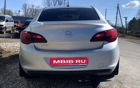 Opel Astra J, 2013 год, 780 000 рублей, 4 фотография