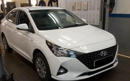 Hyundai Solaris II рестайлинг, 2021 год, 1 659 000 рублей, 2 фотография