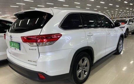 Toyota Highlander III, 2021 год, 3 370 000 рублей, 3 фотография