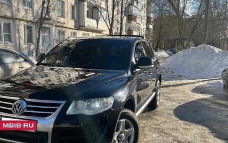 Volkswagen Touareg III, 2007 год, 1 280 000 рублей, 2 фотография