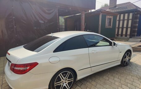 Mercedes-Benz E-Класс, 2010 год, 1 650 000 рублей, 2 фотография