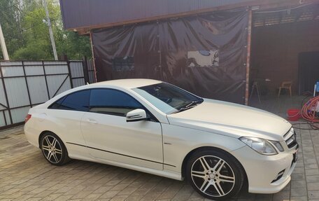 Mercedes-Benz E-Класс, 2010 год, 1 650 000 рублей, 3 фотография
