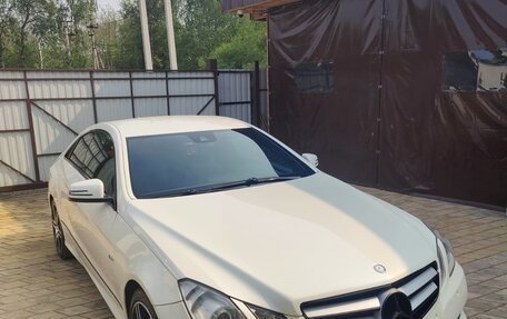 Mercedes-Benz E-Класс, 2010 год, 1 650 000 рублей, 4 фотография