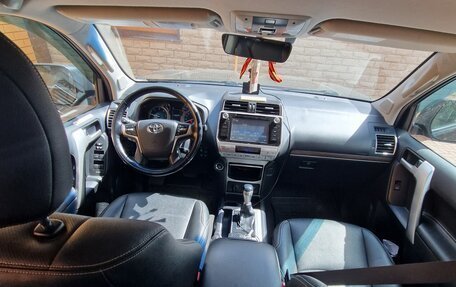 Toyota Land Cruiser Prado 150 рестайлинг 2, 2018 год, 4 750 000 рублей, 9 фотография