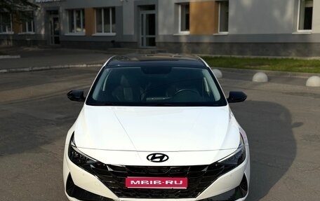 Hyundai Elantra, 2021 год, 2 400 000 рублей, 1 фотография