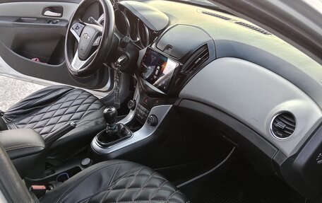 Chevrolet Cruze II, 2013 год, 870 000 рублей, 10 фотография