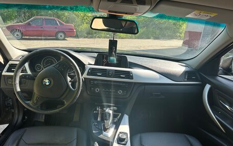BMW 3 серия, 2013 год, 1 300 000 рублей, 10 фотография