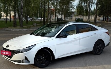 Hyundai Elantra, 2021 год, 2 400 000 рублей, 3 фотография