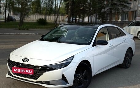 Hyundai Elantra, 2021 год, 2 400 000 рублей, 2 фотография