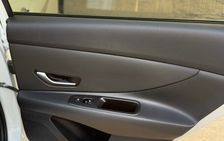Hyundai Elantra, 2021 год, 2 400 000 рублей, 17 фотография
