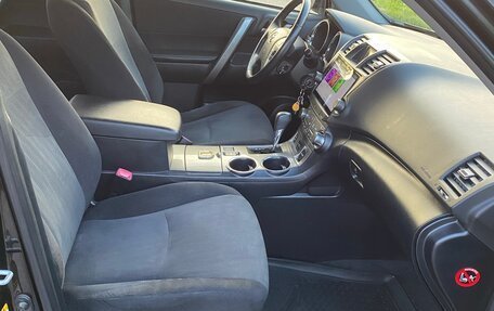 Toyota Highlander III, 2013 год, 2 100 000 рублей, 6 фотография