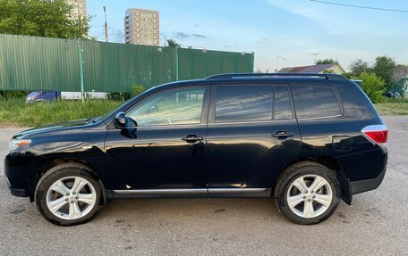 Toyota Highlander III, 2013 год, 2 100 000 рублей, 3 фотография