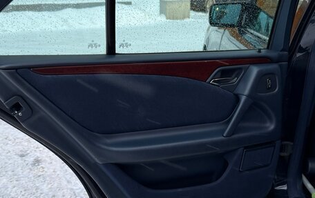 Mercedes-Benz E-Класс, 1998 год, 650 000 рублей, 24 фотография
