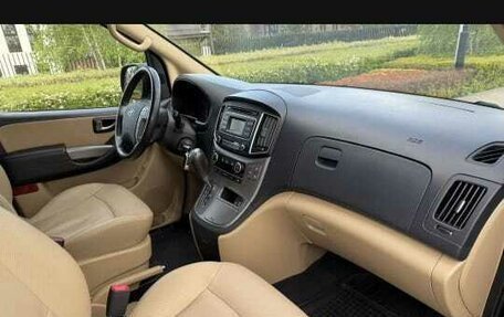 Hyundai H-1 II рестайлинг, 2019 год, 3 150 000 рублей, 5 фотография
