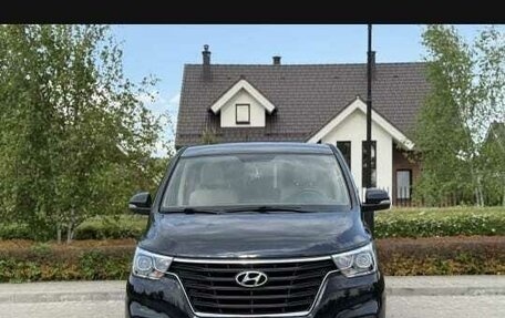 Hyundai H-1 II рестайлинг, 2019 год, 3 150 000 рублей, 10 фотография