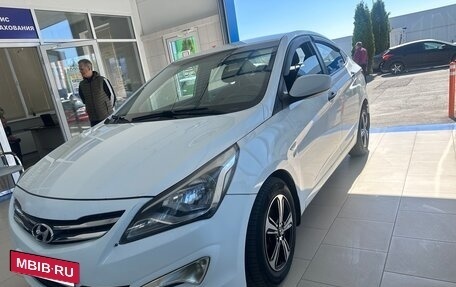 Hyundai Solaris II рестайлинг, 2015 год, 980 000 рублей, 2 фотография