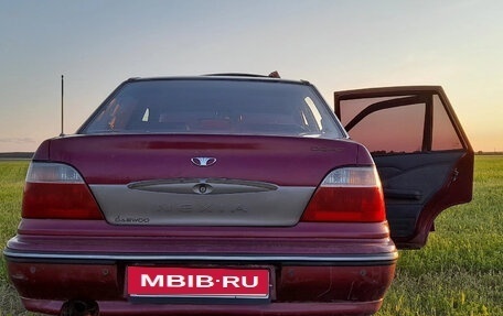 Daewoo Nexia I рестайлинг, 2004 год, 140 000 рублей, 4 фотография