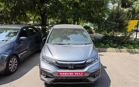 Honda Fit III, 2018 год, 1 500 000 рублей, 2 фотография