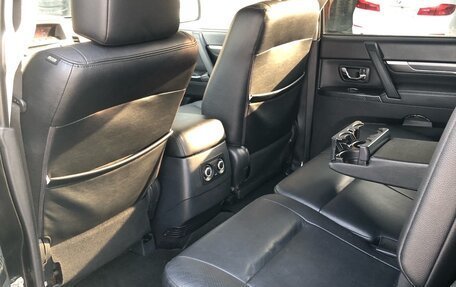 Mitsubishi Pajero IV, 2013 год, 2 690 000 рублей, 22 фотография