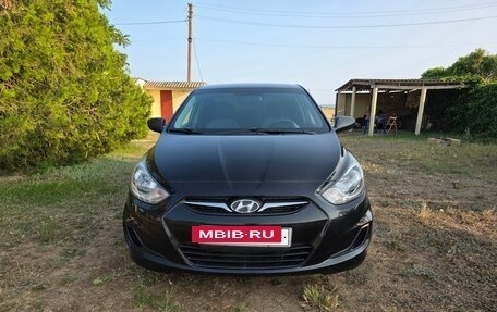 Hyundai Solaris II рестайлинг, 2011 год, 720 000 рублей, 2 фотография