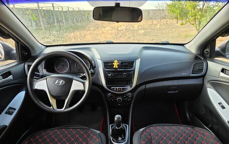 Hyundai Solaris II рестайлинг, 2011 год, 720 000 рублей, 9 фотография