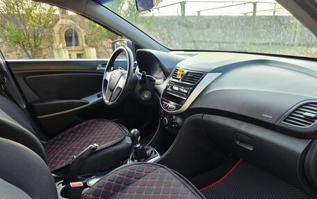 Hyundai Solaris II рестайлинг, 2011 год, 720 000 рублей, 8 фотография