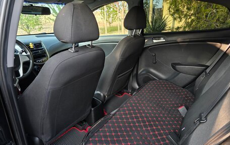 Hyundai Solaris II рестайлинг, 2011 год, 720 000 рублей, 10 фотография