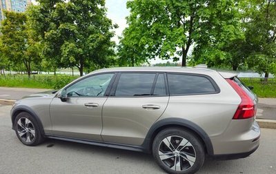 Volvo V60 Cross Country II, 2020 год, 3 650 000 рублей, 1 фотография