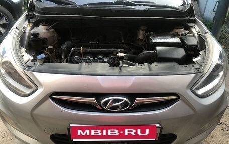 Hyundai Solaris II рестайлинг, 2013 год, 855 000 рублей, 4 фотография