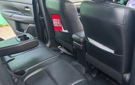 Mitsubishi Outlander III рестайлинг 3, 2014 год, 1 400 000 рублей, 9 фотография