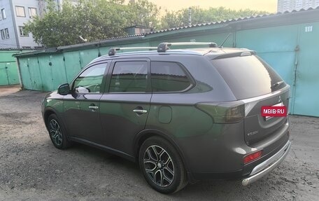 Mitsubishi Outlander III рестайлинг 3, 2014 год, 1 400 000 рублей, 6 фотография