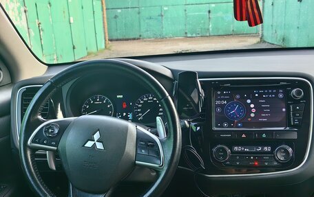 Mitsubishi Outlander III рестайлинг 3, 2014 год, 1 400 000 рублей, 18 фотография