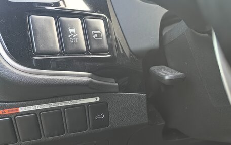 Mitsubishi Outlander III рестайлинг 3, 2014 год, 1 400 000 рублей, 19 фотография
