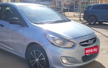 Hyundai Solaris II рестайлинг, 2013 год, 649 000 рублей, 4 фотография
