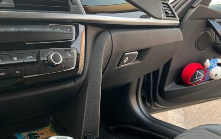 BMW 3 серия, 2018 год, 3 100 000 рублей, 13 фотография