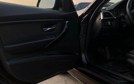 BMW 3 серия, 2018 год, 3 100 000 рублей, 15 фотография