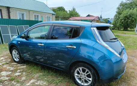 Nissan Leaf I, 2017 год, 1 050 000 рублей, 9 фотография