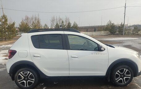 Renault Sandero II рестайлинг, 2019 год, 1 600 000 рублей, 7 фотография