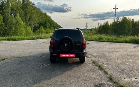 Chevrolet Niva I рестайлинг, 2017 год, 850 000 рублей, 3 фотография
