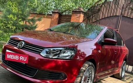 Volkswagen Polo VI (EU Market), 2012 год, 800 000 рублей, 2 фотография