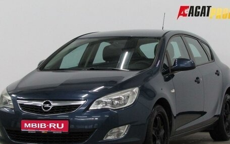 Opel Astra J, 2011 год, 614 800 рублей, 1 фотография