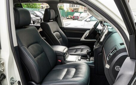 Toyota Land Cruiser 200, 2016 год, 5 230 000 рублей, 8 фотография